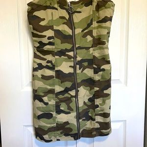 H&M fitted denim camouflage . print